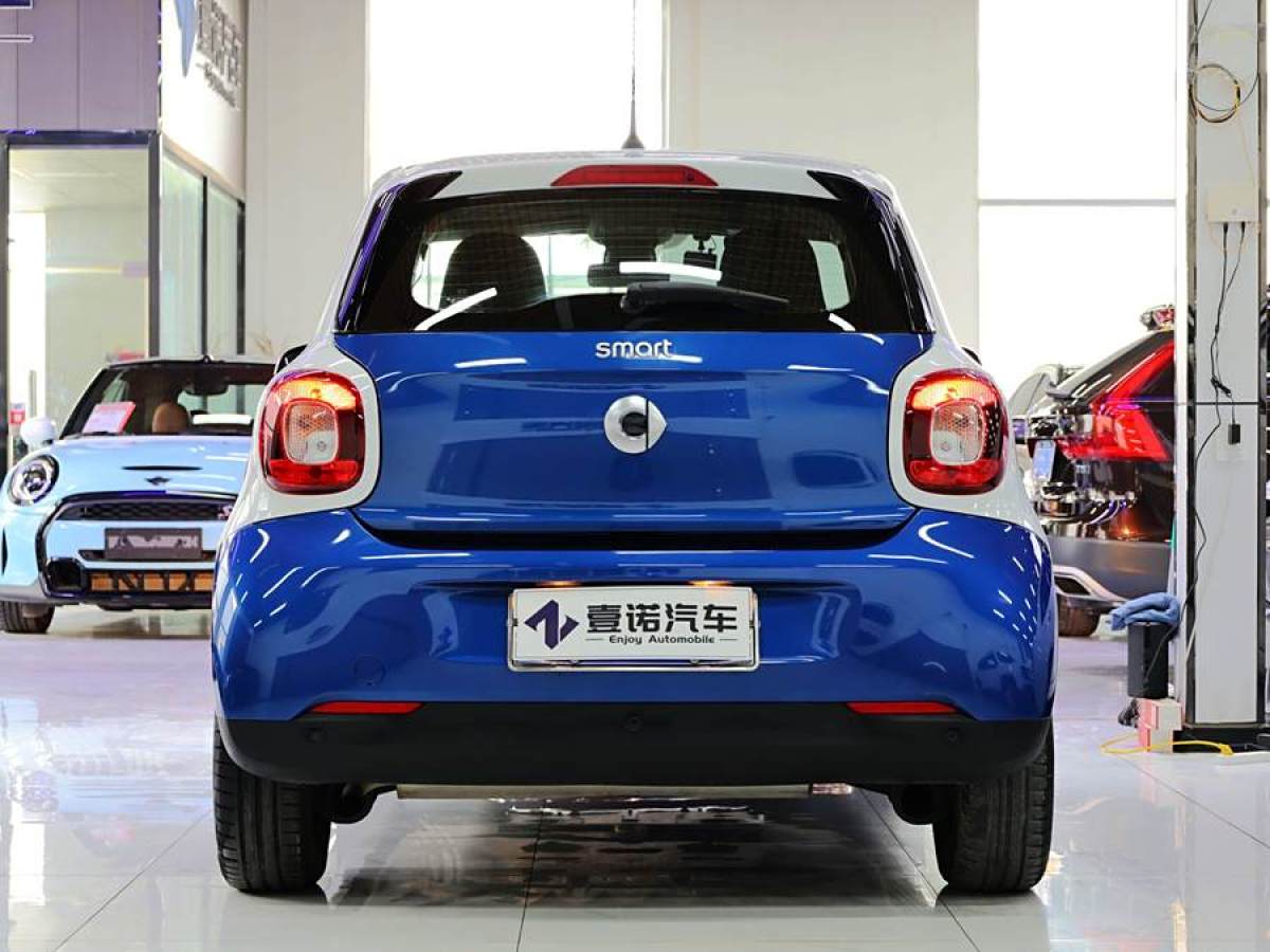 smart forfour  2018款 1.0L 52千瓦激情版圖片