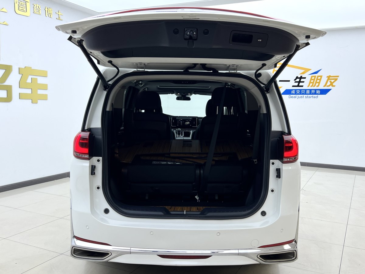 廣汽傳祺 M8  2024款 領(lǐng)秀系列 390T 尊享版圖片
