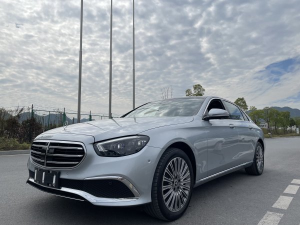 奔驰 奔驰E级  2021款 改款 E 300 L 尊贵型