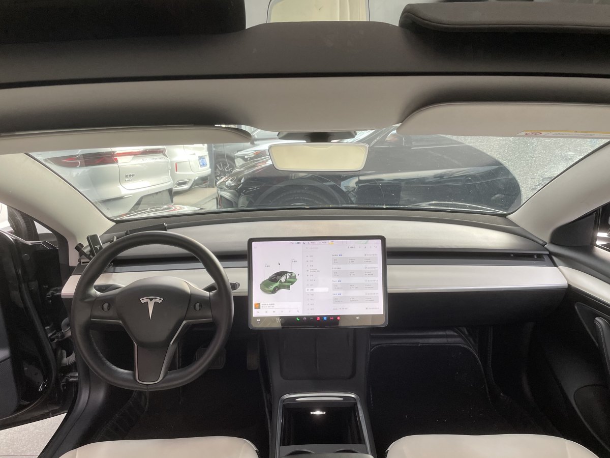 特斯拉 Model 3  2019款 標(biāo)準(zhǔn)續(xù)航后驅(qū)升級版圖片