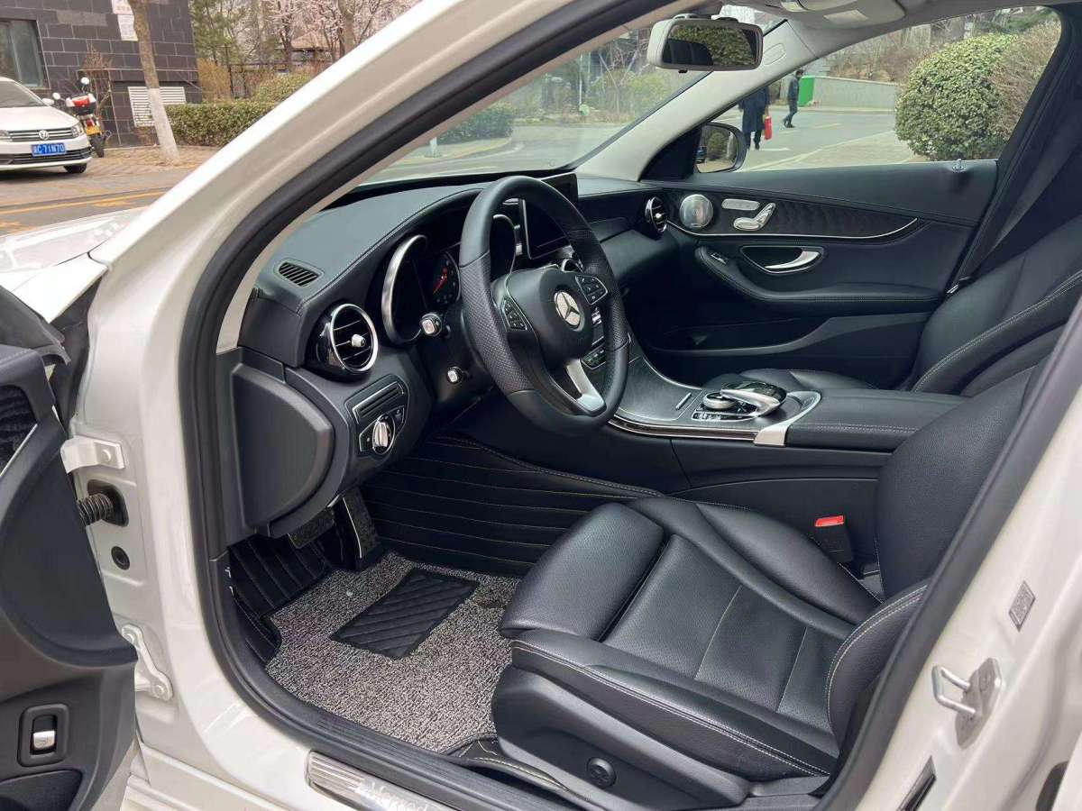2016年05月奔驰 奔驰C级  2015款 改款 C 200 L