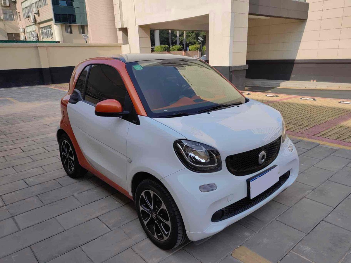 smart fortwo  2016款 1.0L 灰行俠特別版圖片