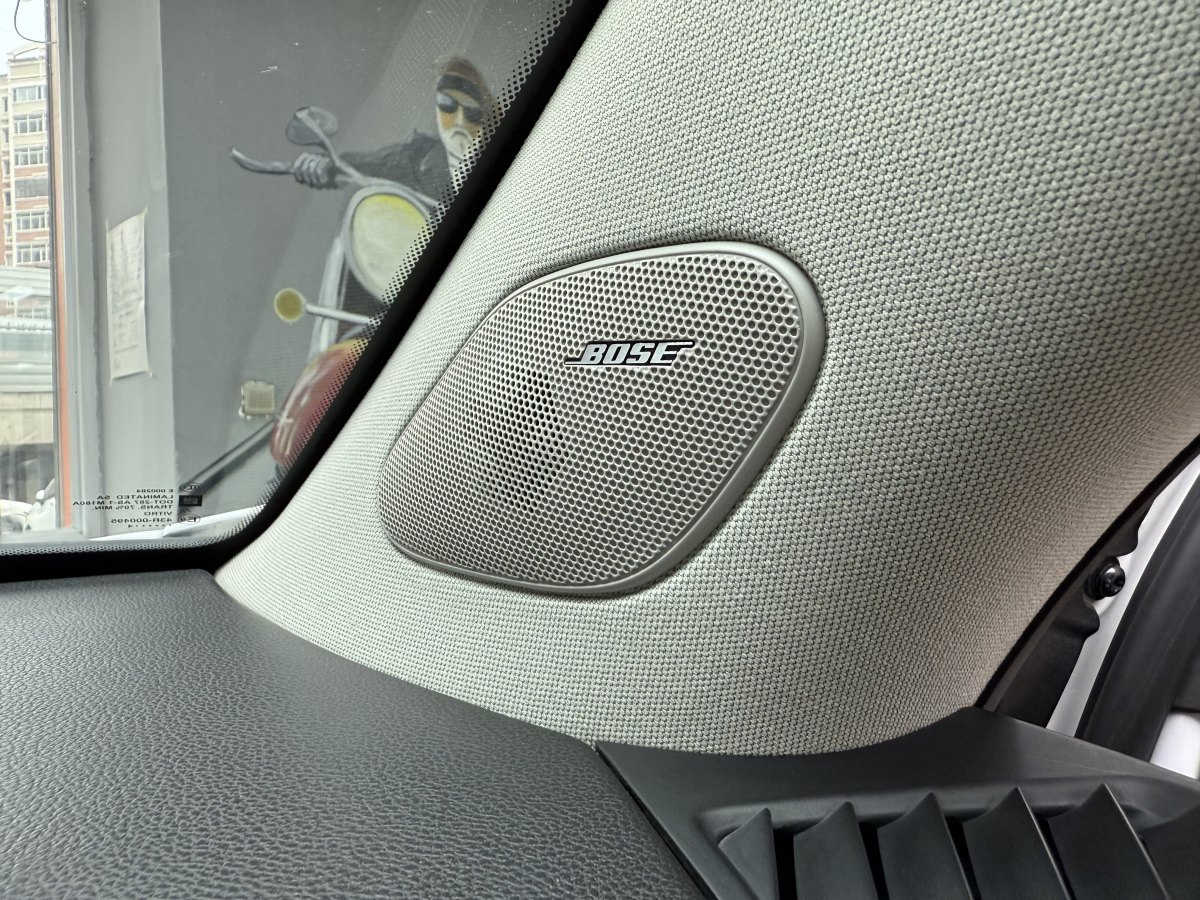 凱迪拉克 SRX  2013款 3.0L 領(lǐng)先型圖片
