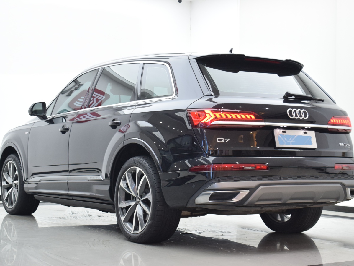 2021年5月奧迪 奧迪Q7  2023款 55 TFSI quattro S line運(yùn)動(dòng)型