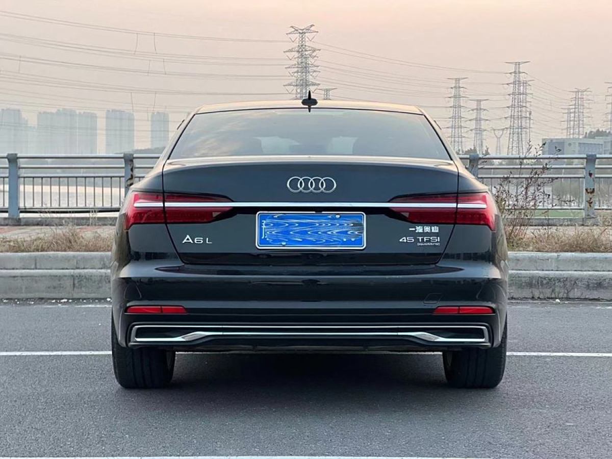 奧迪 奧迪A6L  2023款 改款 45 TFSI quattro 臻選致雅型圖片