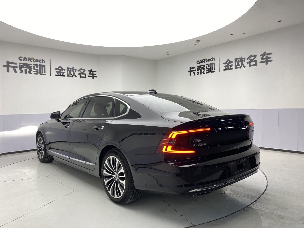 沃爾沃 S90  2023款 B5 智逸豪華版圖片