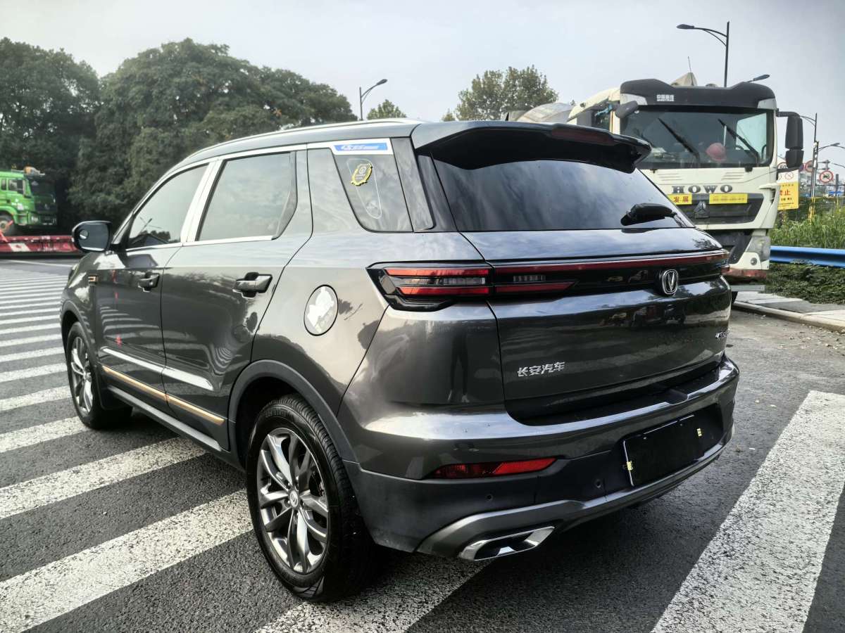 長(zhǎng)安 CS55 PLUS  2022款 藍(lán)鯨版 1.5T DCT尊貴型圖片