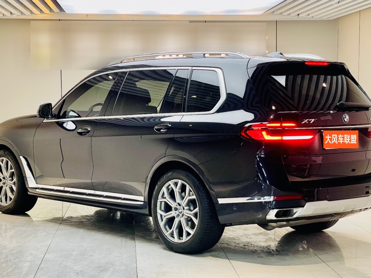 寶馬 寶馬X7  2023款 xDrive40i 領(lǐng)先型豪華套裝圖片
