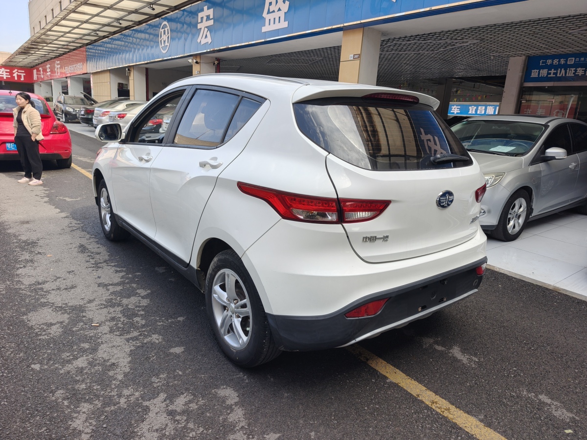 一汽 駿派  2016款 D60 1.5L 手動標(biāo)準(zhǔn)型圖片