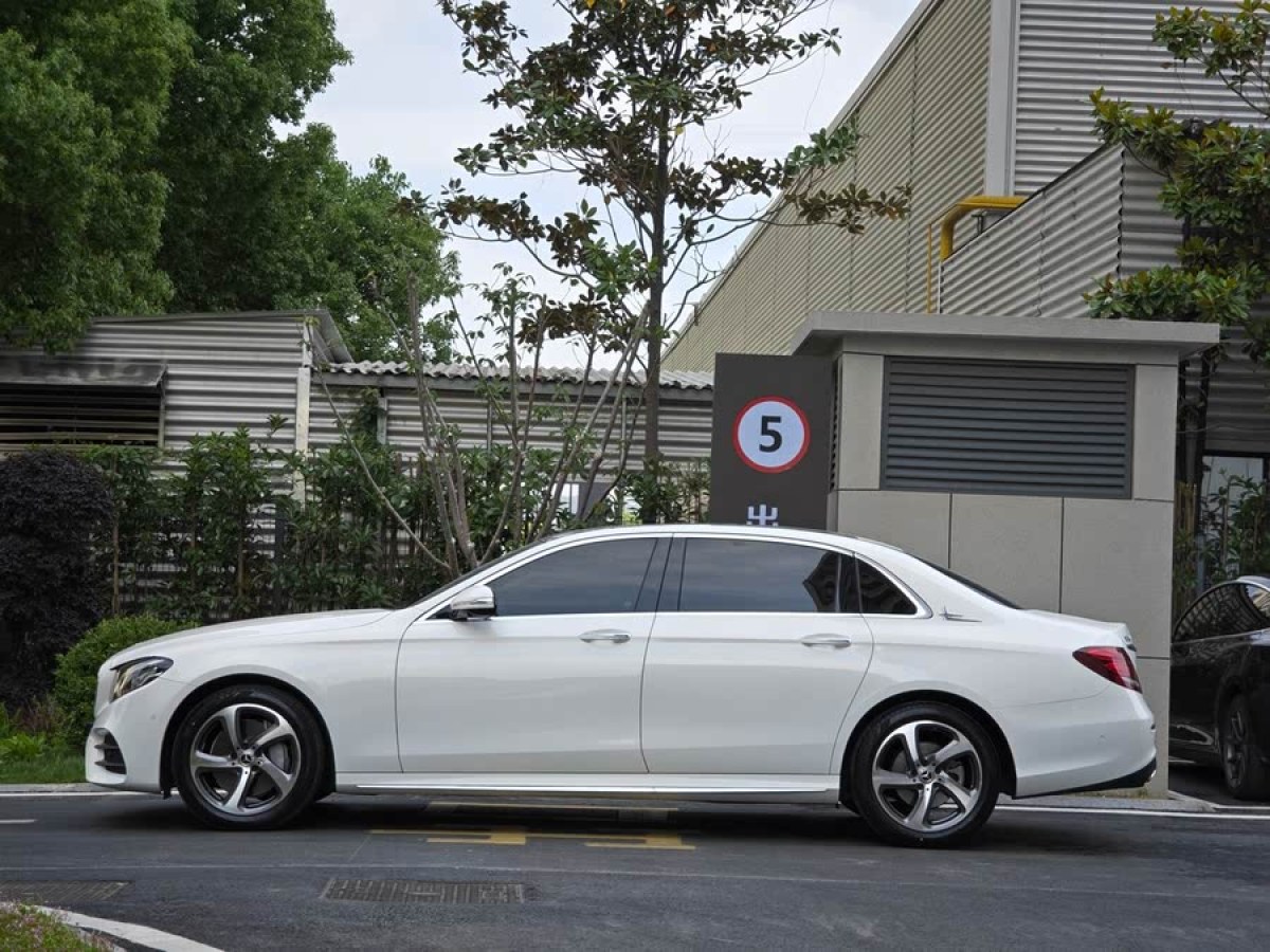 奔馳 奔馳E級(jí)  2019款 改款 E 300 L 運(yùn)動(dòng)時(shí)尚型圖片