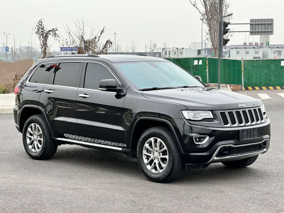 Jeep 大切諾基  2015款 3.0L 精英導航版圖片