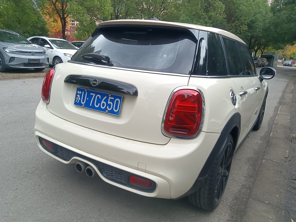 MINI MINI  2019款 2.0T COOPER S 經(jīng)典派 五門版圖片