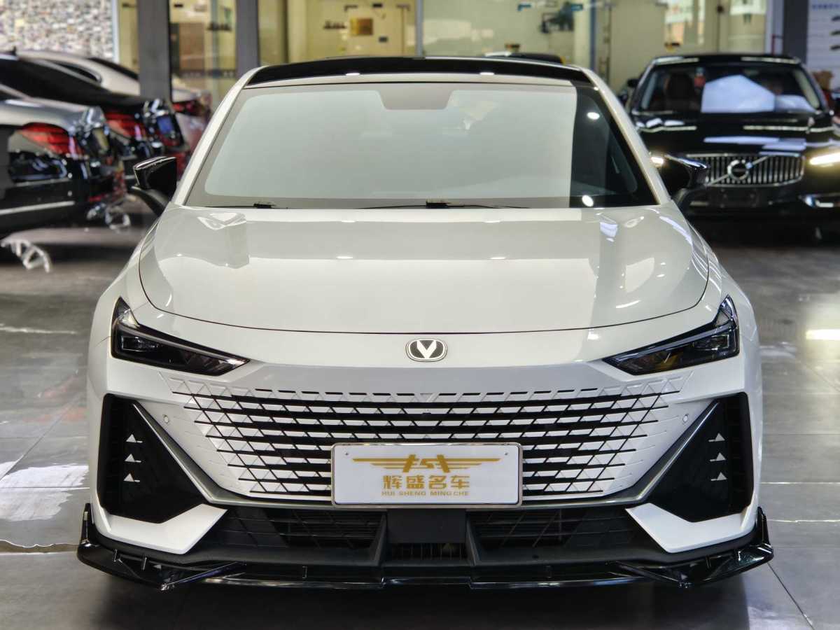 2022年10月長(zhǎng)安 長(zhǎng)安UNI-V  2022款 1.5T 尊貴型