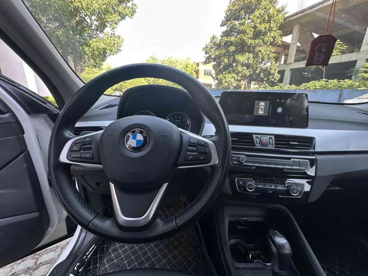 寶馬 寶馬X1  2019款 sDrive20Li 領(lǐng)先型圖片