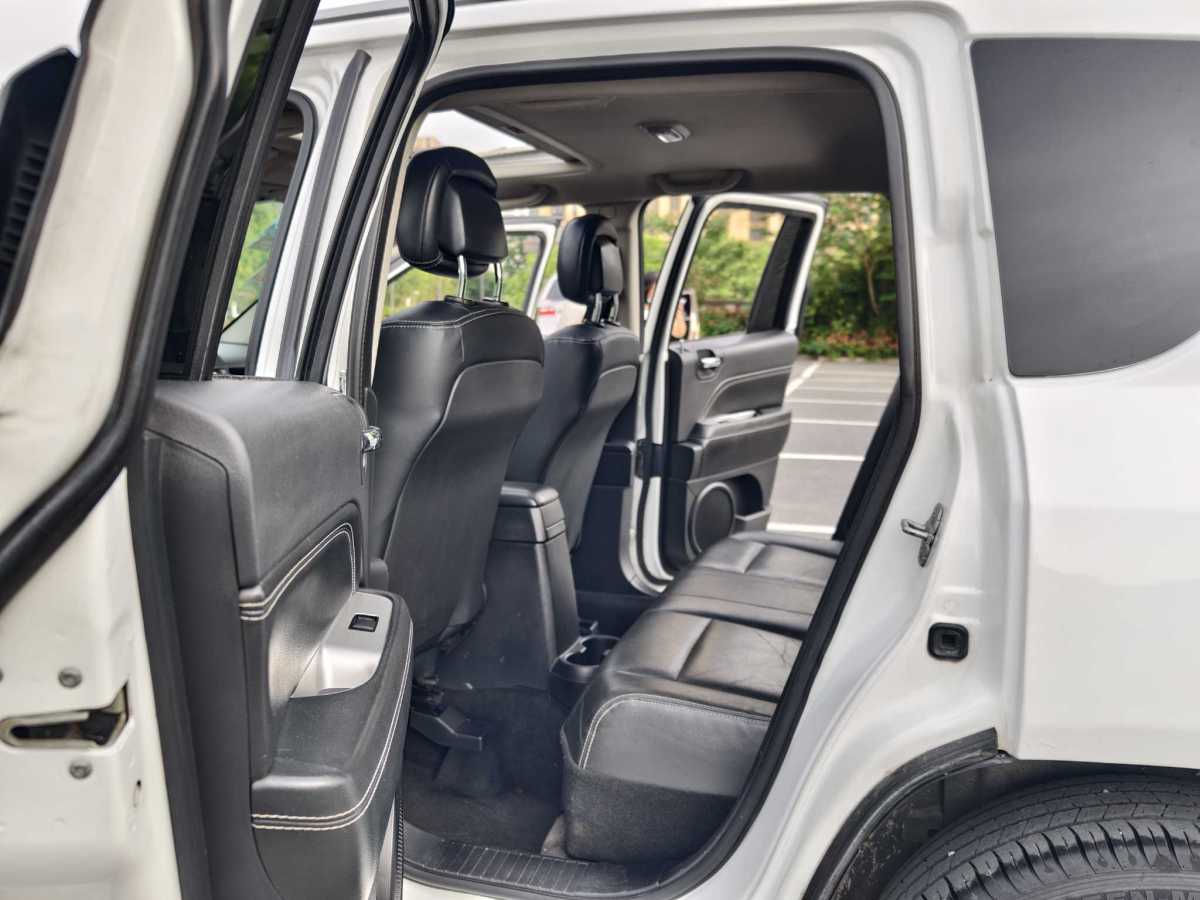 Jeep 指南者  2015款 2.0L 兩驅(qū)豪華版圖片