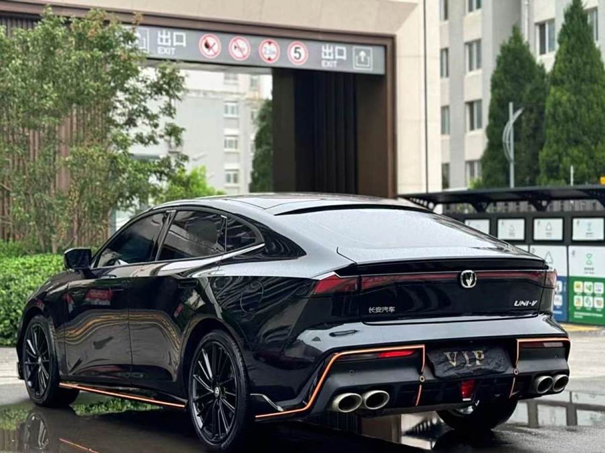 長(zhǎng)安 長(zhǎng)安UNI-V  2022款 1.5T 卓越型圖片