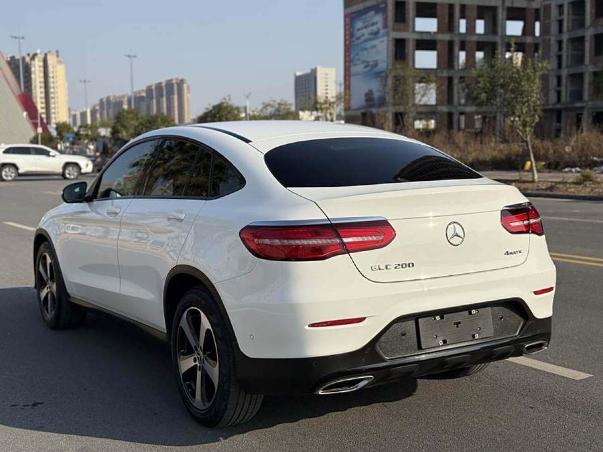 奔馳 奔馳GLC  2022款 改款 GLC 300 4MATIC 轎跑SUV圖片