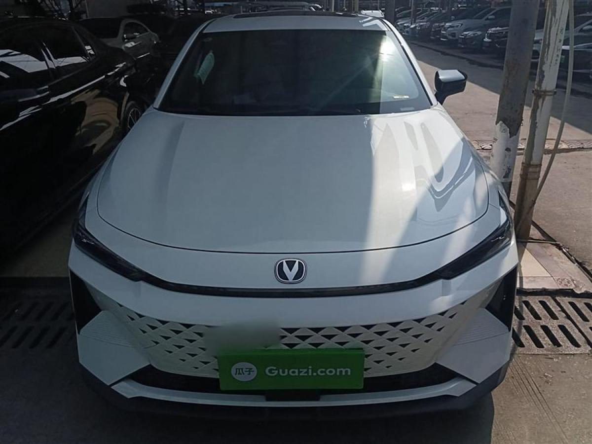 長(zhǎng)安 長(zhǎng)安UNI-V 智電iDD  2024款 藍(lán)鯨智電iDD 136km 智酷型圖片