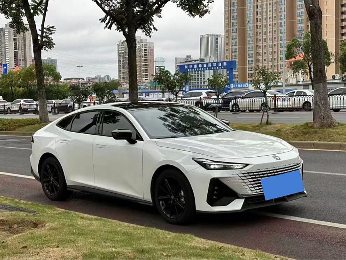 長安 長安UNI-V  2023款 1.5T 尊貴型圖片