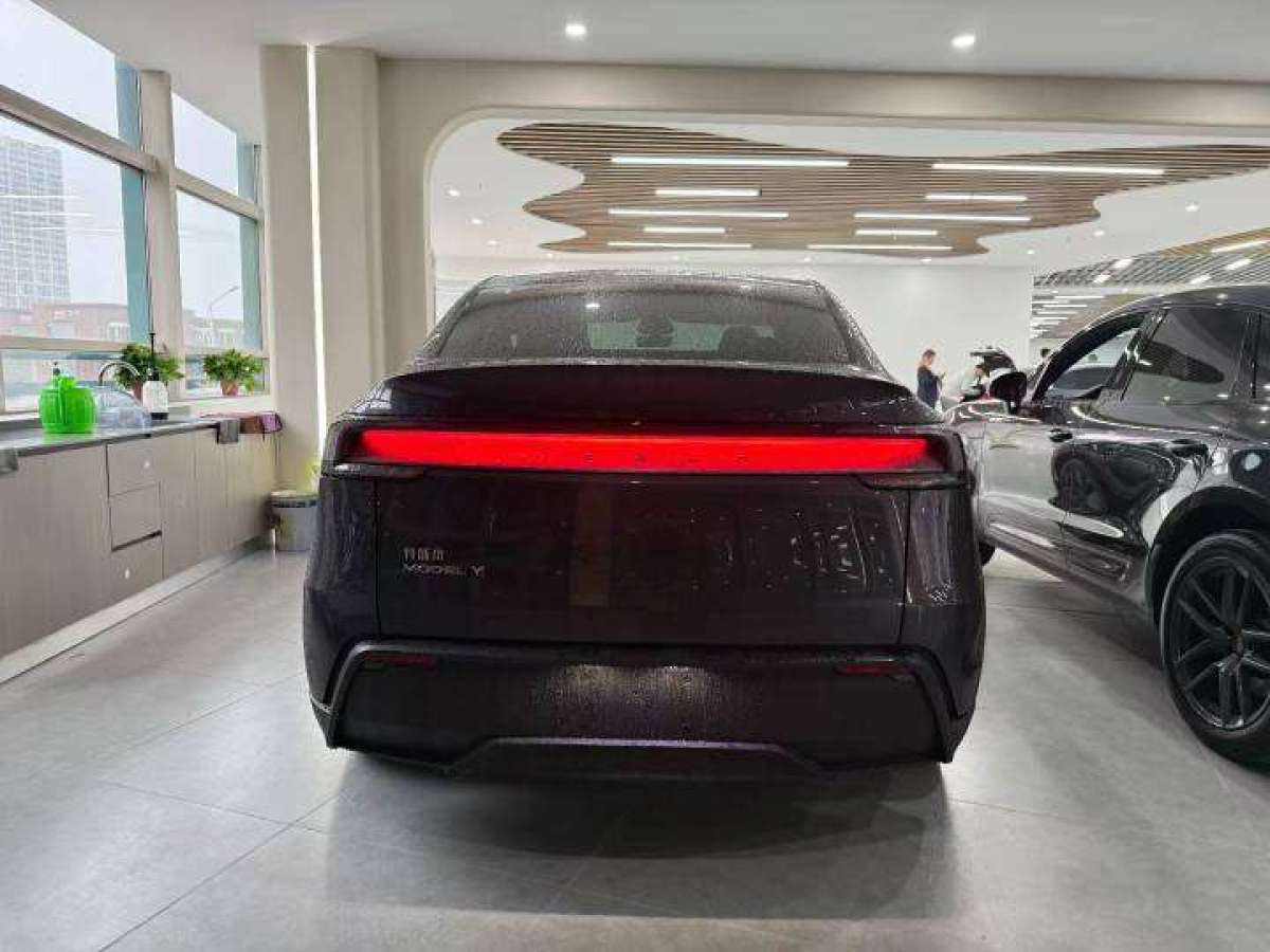 特斯拉 Model Y  2025款 后輪驅(qū)動版圖片