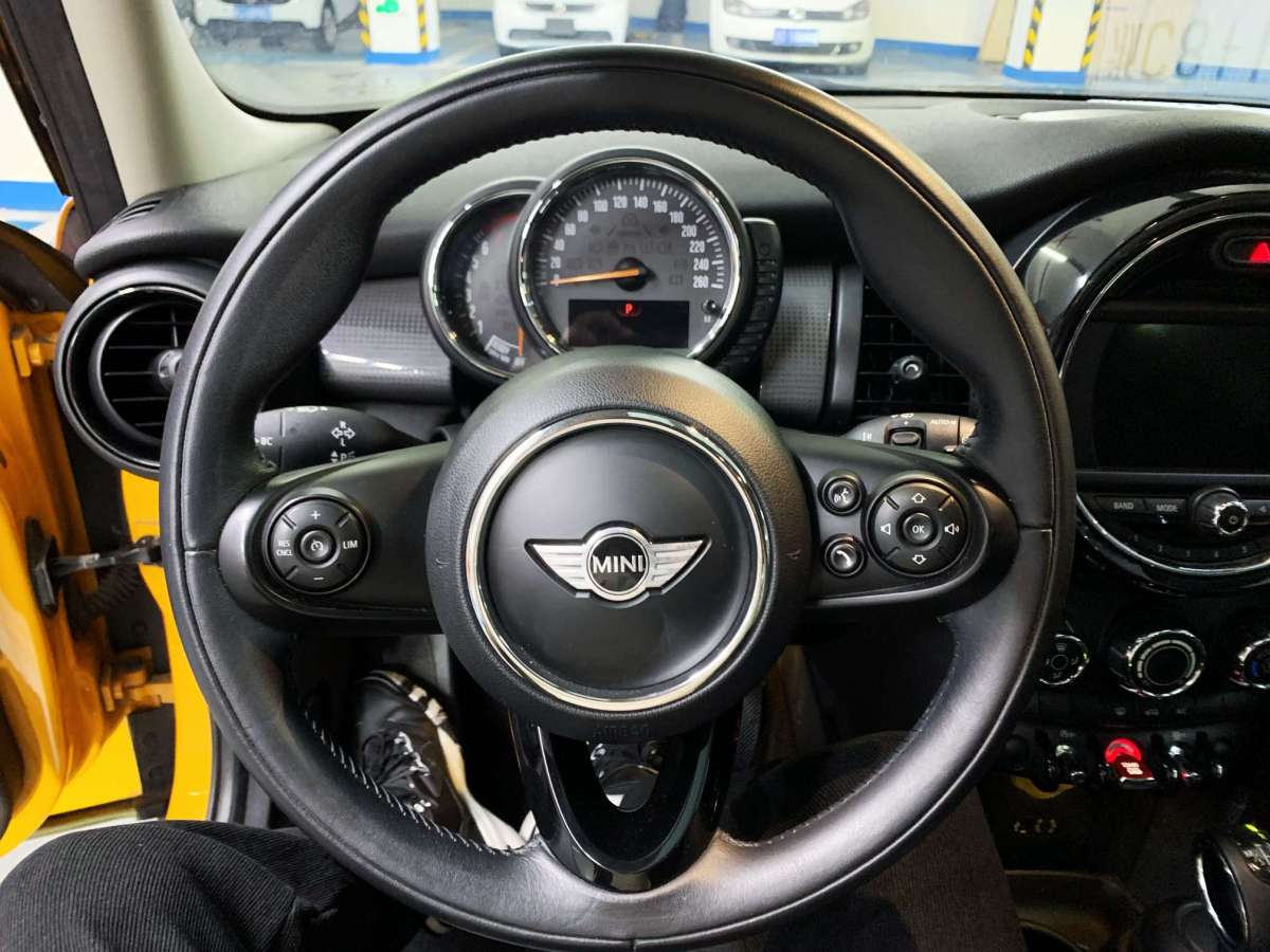 2017年5月MINI MINI  2016款 1.5T COOPER 五門版