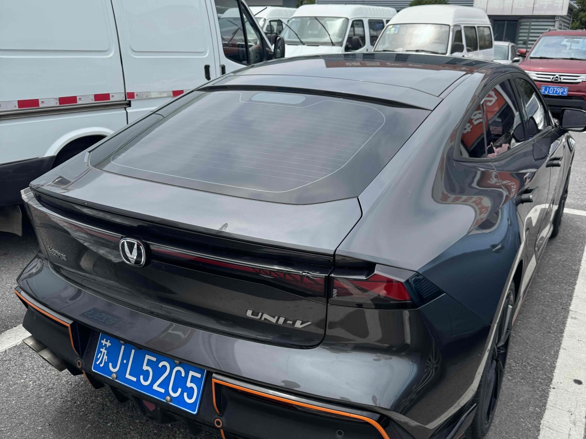 長安 長安UNI-V  2022款 1.5T 運動版圖片