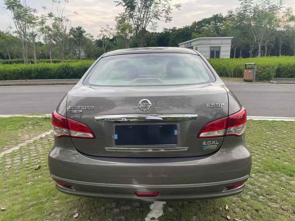 日產(chǎn) 驪威  2010款 勁逸版 1.8L 自動(dòng)標(biāo)準(zhǔn)型圖片