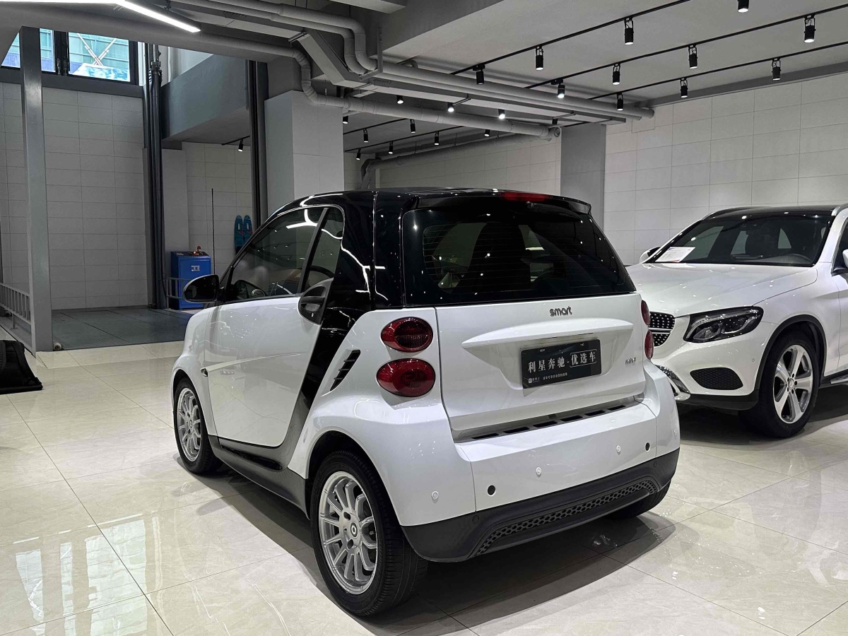 smart fortwo  2012款 1.0 MHD 硬頂標(biāo)準(zhǔn)版圖片