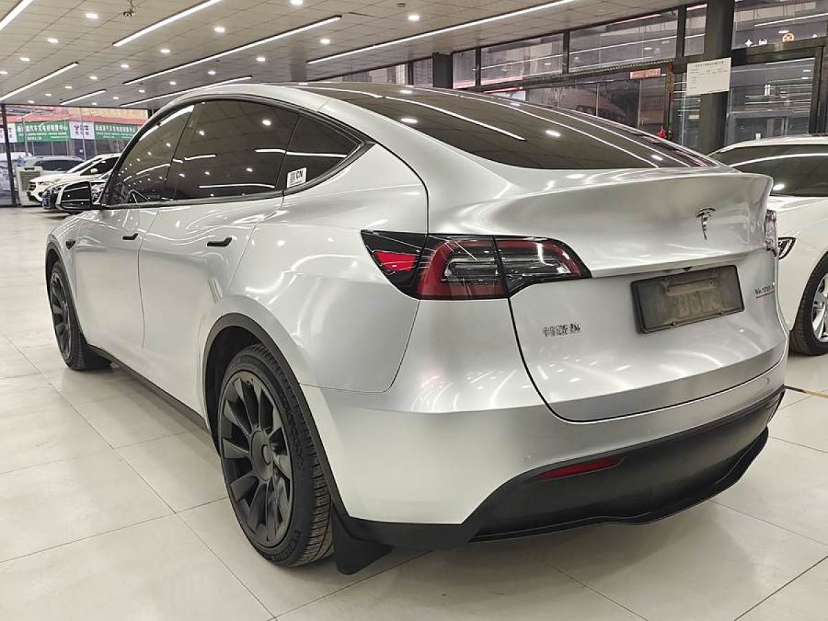 特斯拉 Model 3  2022款 后輪驅(qū)動版圖片