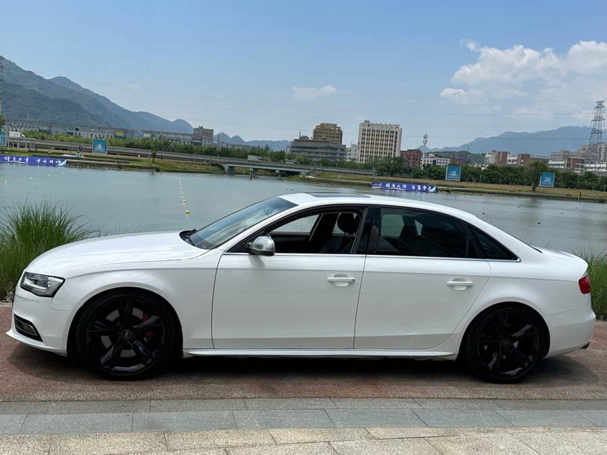 奧迪 奧迪A4L  2013款 35 TFSI 自動技術(shù)型圖片