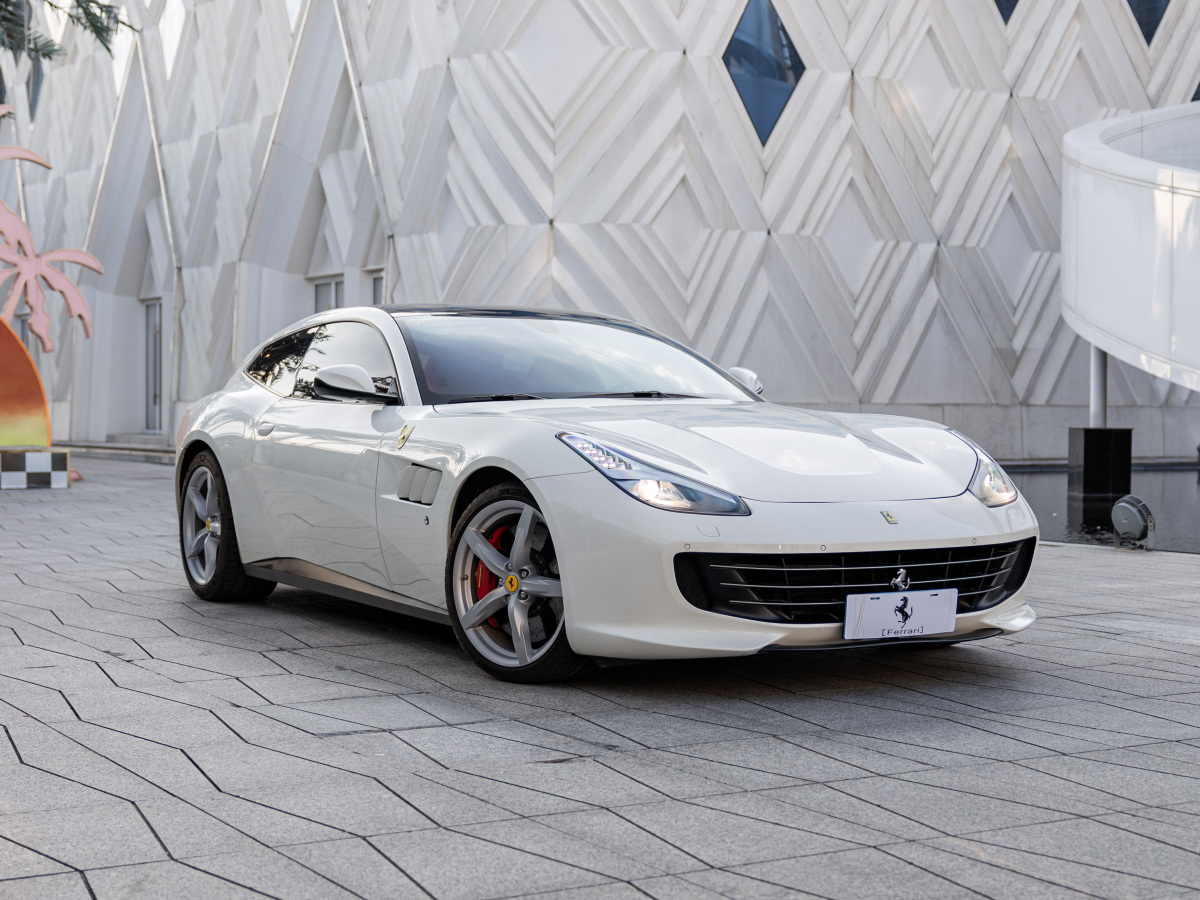 法拉利 GTC4Lusso  2017款 3.9T V8圖片