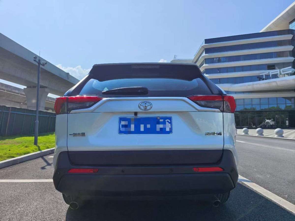 2021年10月豐田 RAV4榮放  2021款 2.0L CVT兩驅(qū)都市版