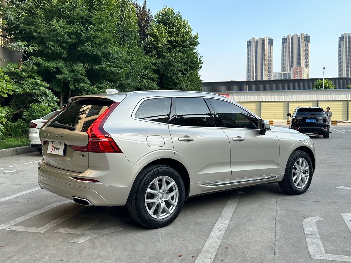 沃爾沃 XC60  2020款 T5 四驅(qū)智逸豪華版圖片