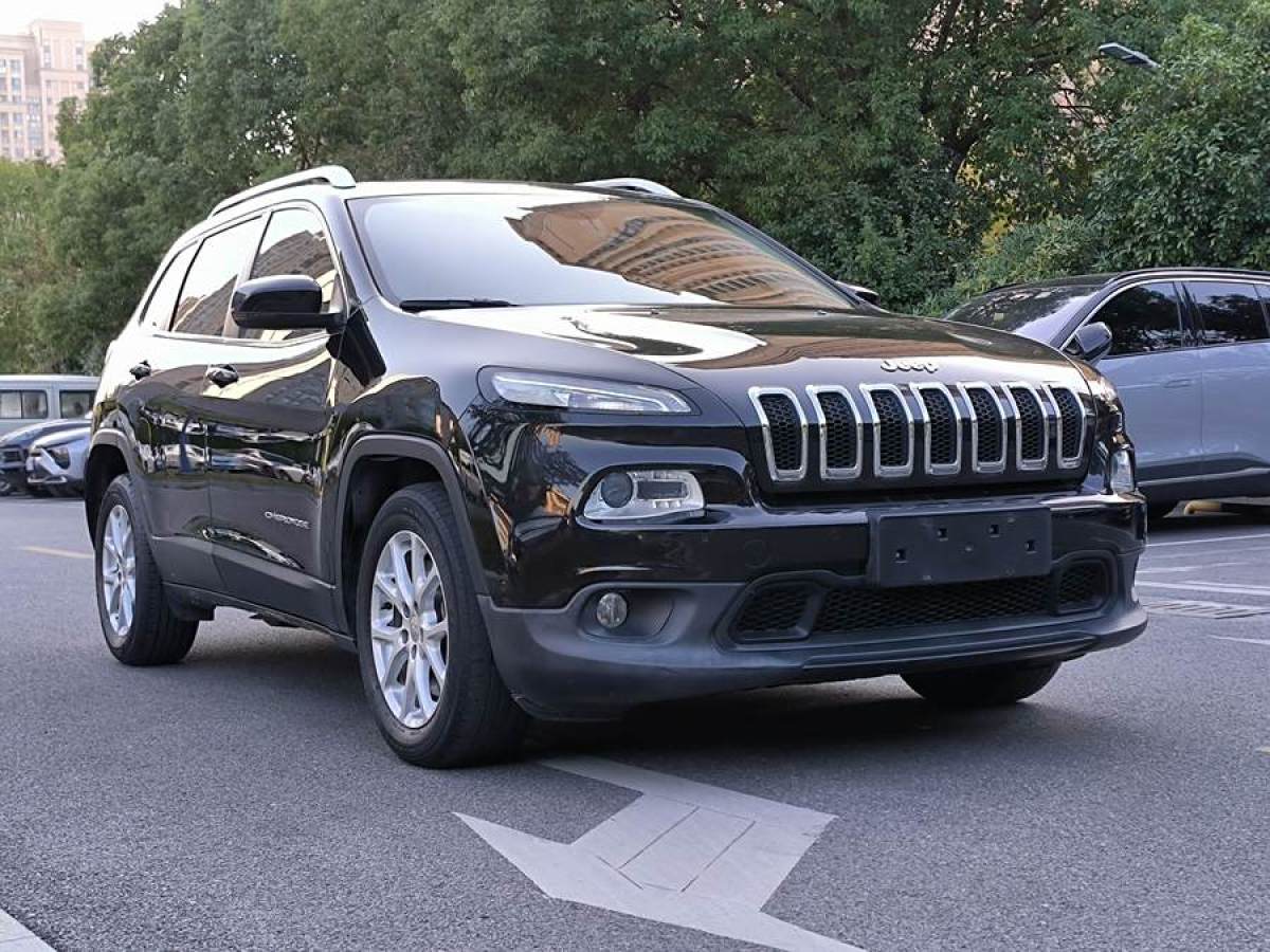 Jeep 自由光  2016款 2.4L 領(lǐng)先版圖片