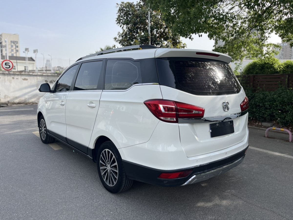 北汽威旺 M50F  2017款 1.3T 標(biāo)準(zhǔn)型圖片