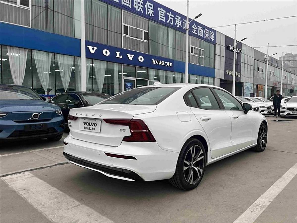 沃爾沃 S60L  2024款 B5 智雅運(yùn)動版圖片