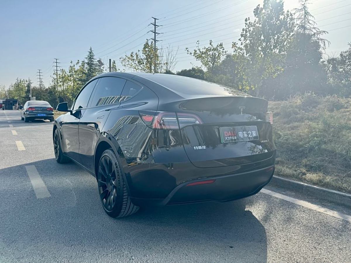 特斯拉 Model 3  2021款 改款 標(biāo)準(zhǔn)續(xù)航后驅(qū)升級(jí)版圖片