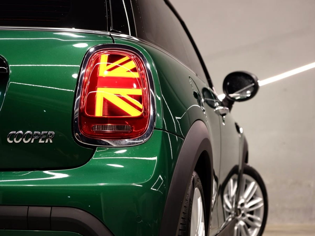 MINI MINI  2022款 改款 1.5T COOPER 藝術(shù)家圖片