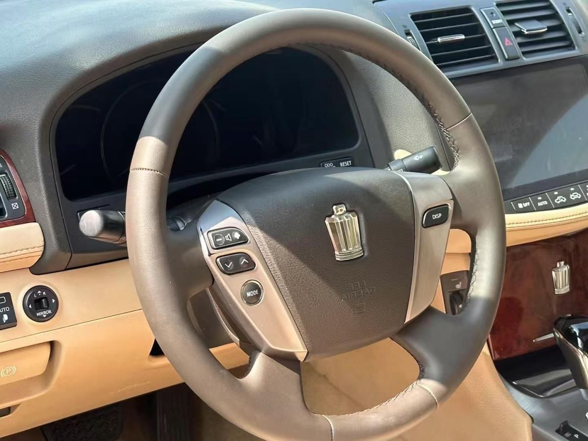 GMC SAVANA  2013款 6.0L 領(lǐng)袖級商務(wù)車圖片