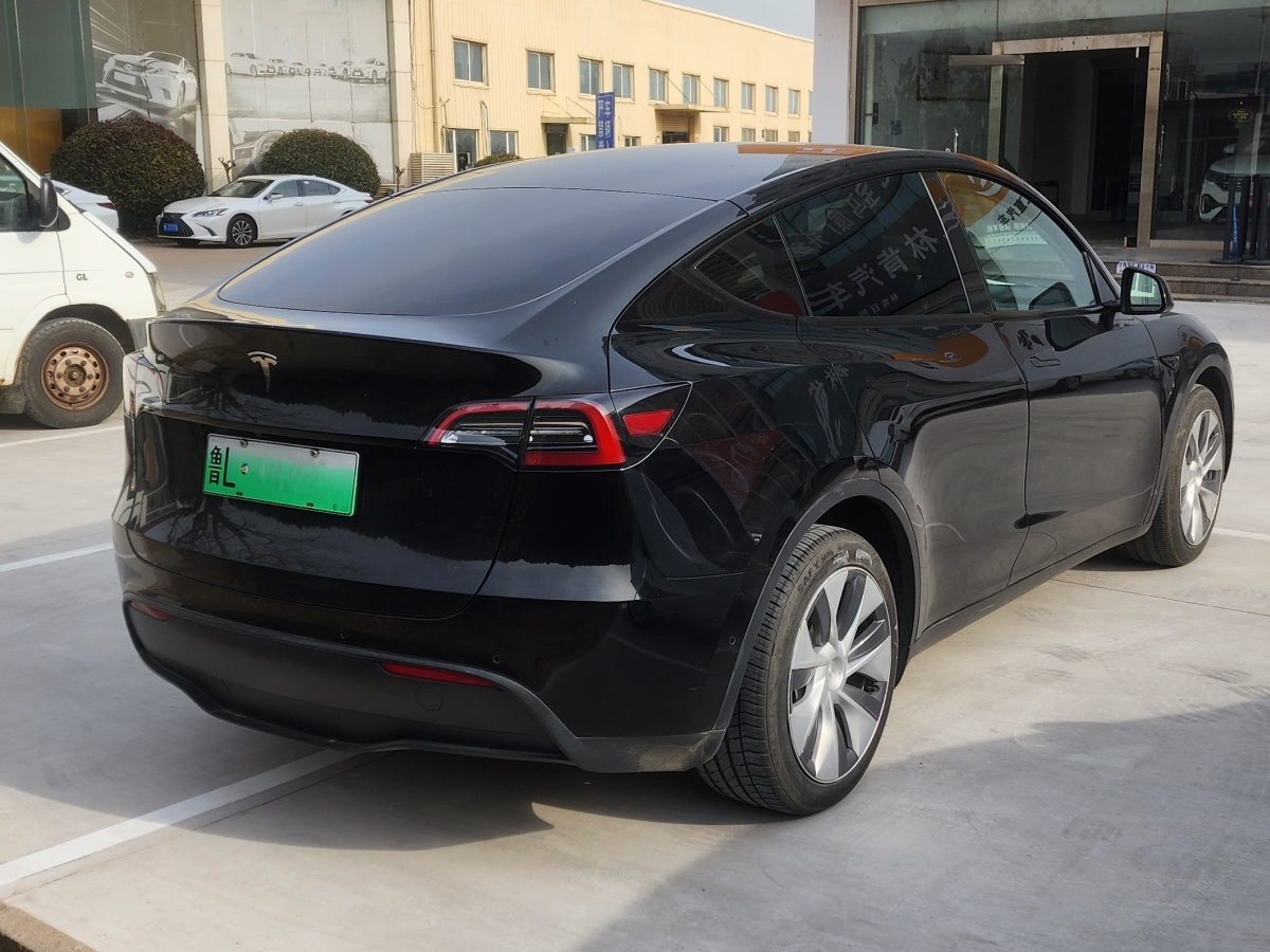 特斯拉 Model 3  2021款 改款 標(biāo)準(zhǔn)續(xù)航后驅(qū)升級(jí)版圖片