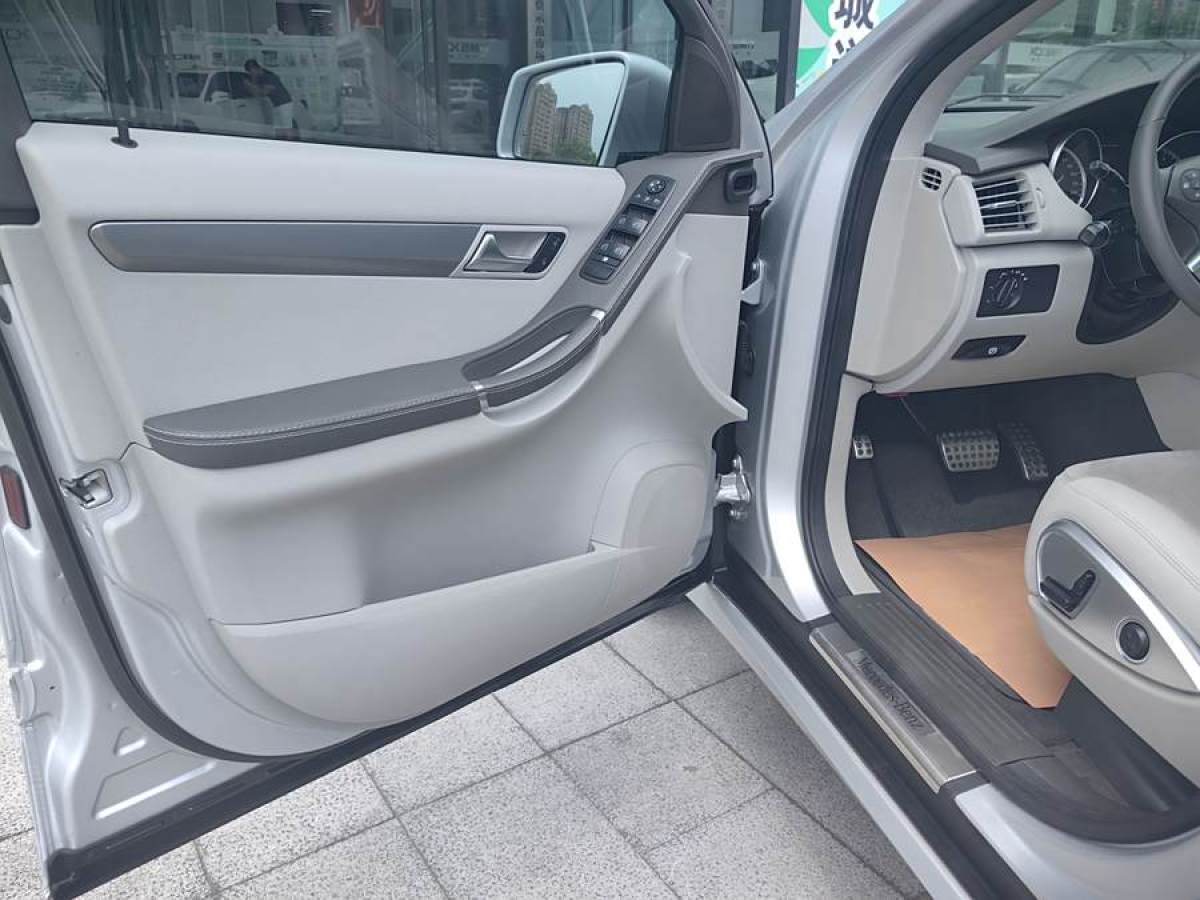 奔馳 奔馳R級(jí)  2014款 R 320 4MATIC 商務(wù)型圖片