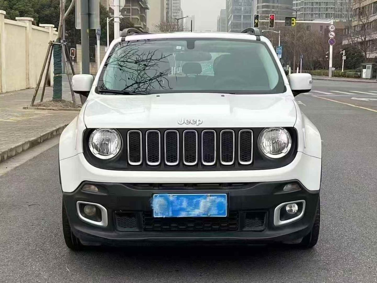 2018年1月Jeep 自由俠  2018款 互聯(lián)大屏版 180T 自動(dòng)動(dòng)能版+