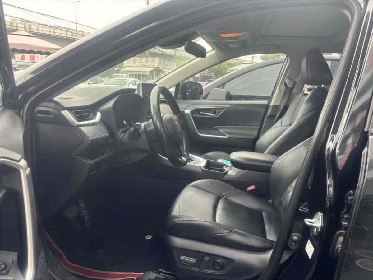 豐田 威蘭達(dá)  2021款 雙擎 2.5L E-CVT兩驅(qū)豪華版圖片