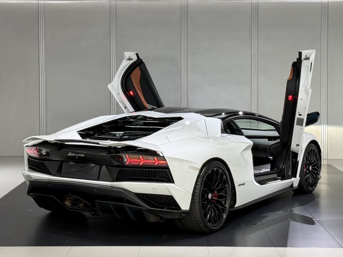 蘭博基尼 Aventador  2017款 Aventador S圖片