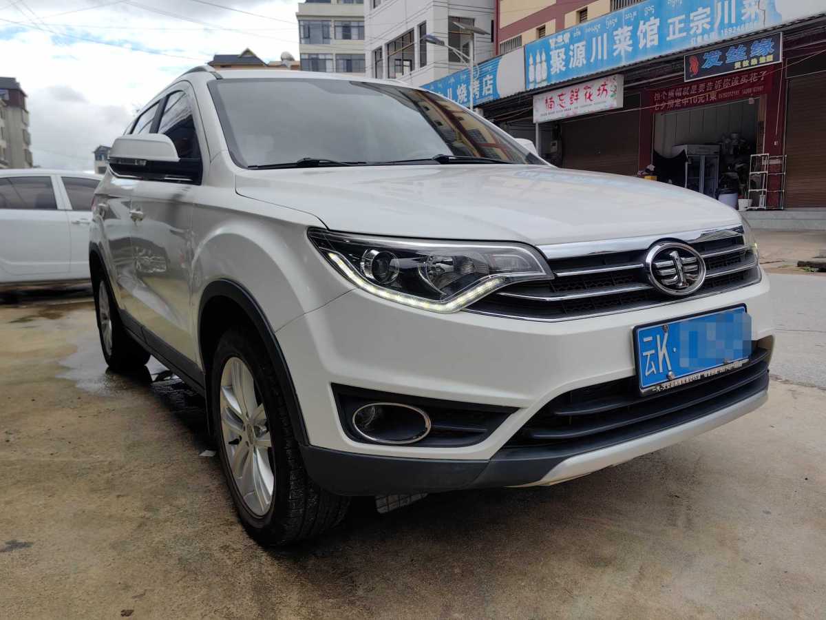 一汽 森雅  2016款 R7 1.6L 手動(dòng)舒適型圖片