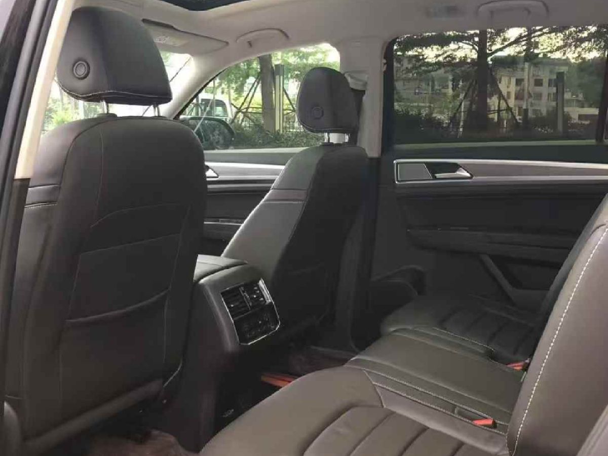 大眾 途昂  2019款  330TSI 兩驅(qū)豪華版圖片