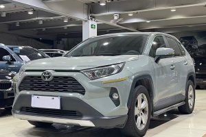 RAV4榮放 豐田 2.0L CVT四驅(qū)風(fēng)尚版