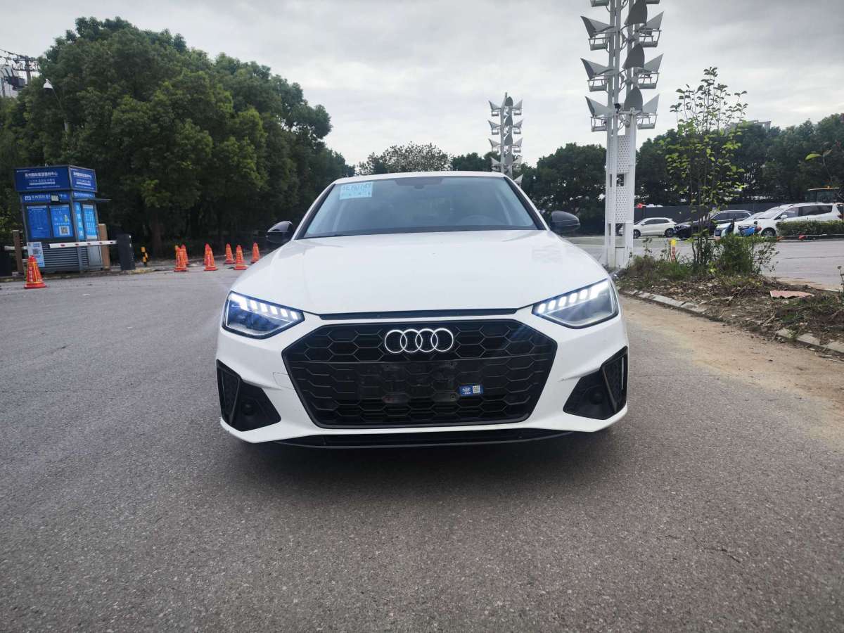 奧迪 奧迪A4L  2022款 40 TFSI 豪華動(dòng)感型圖片