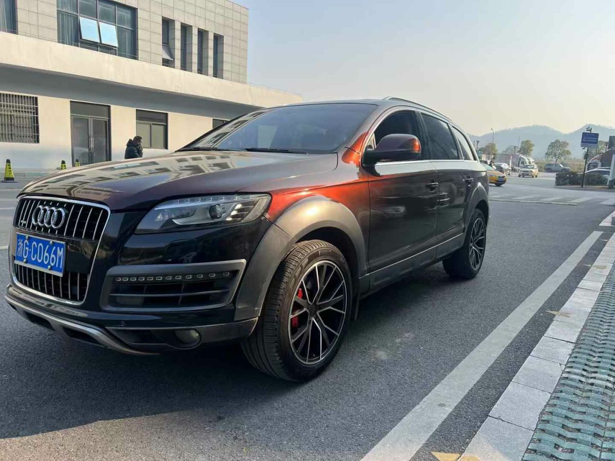 奧迪 奧迪Q7  2015款 Q7 35TFSI quattro 進(jìn)取型圖片