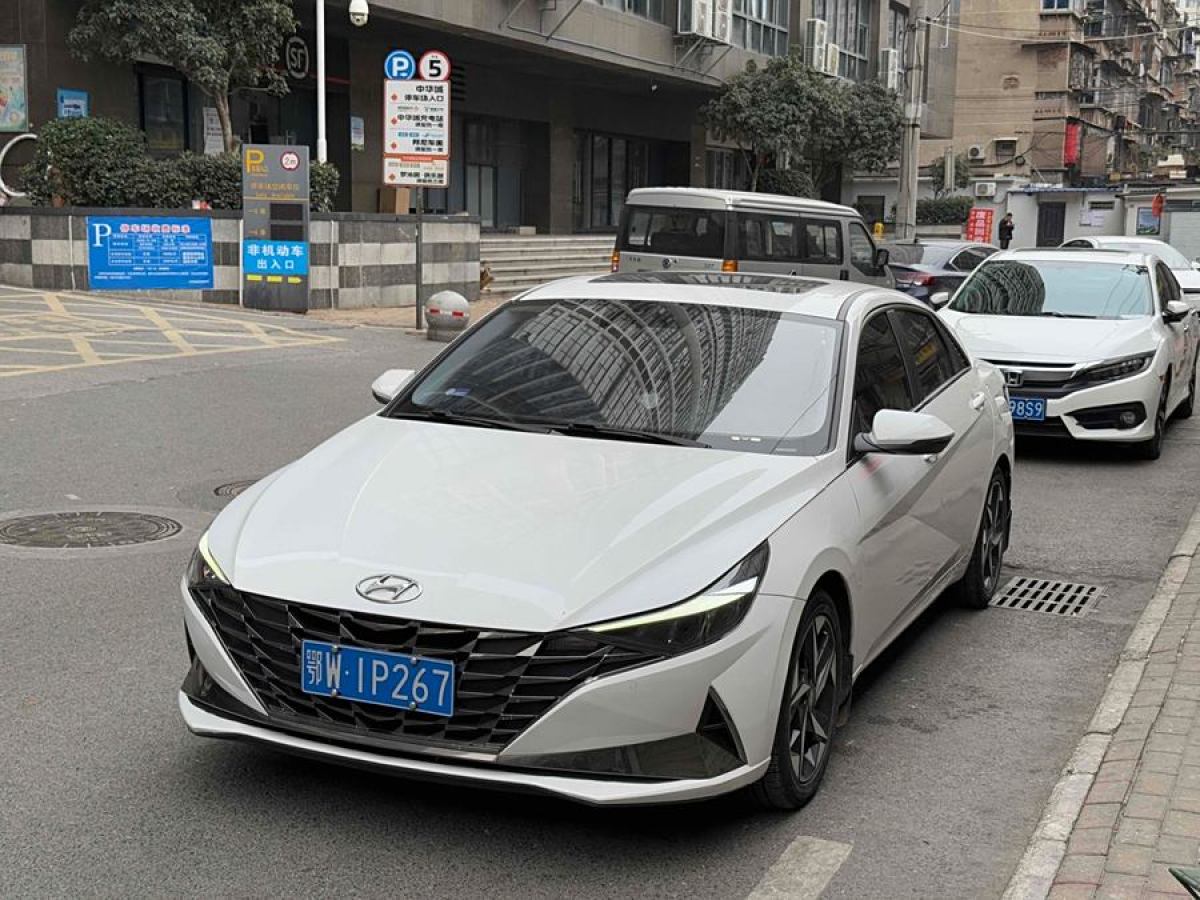 現(xiàn)代 伊蘭特  2022款 1.5L CVT LUX尊貴版圖片